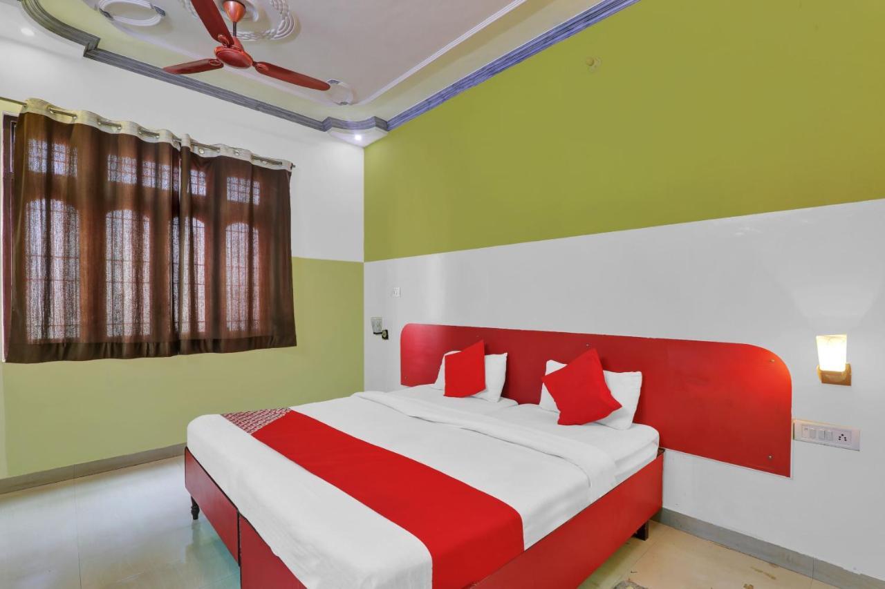 Oyo 82407 K Shree Guest House 瓦拉纳西 外观 照片